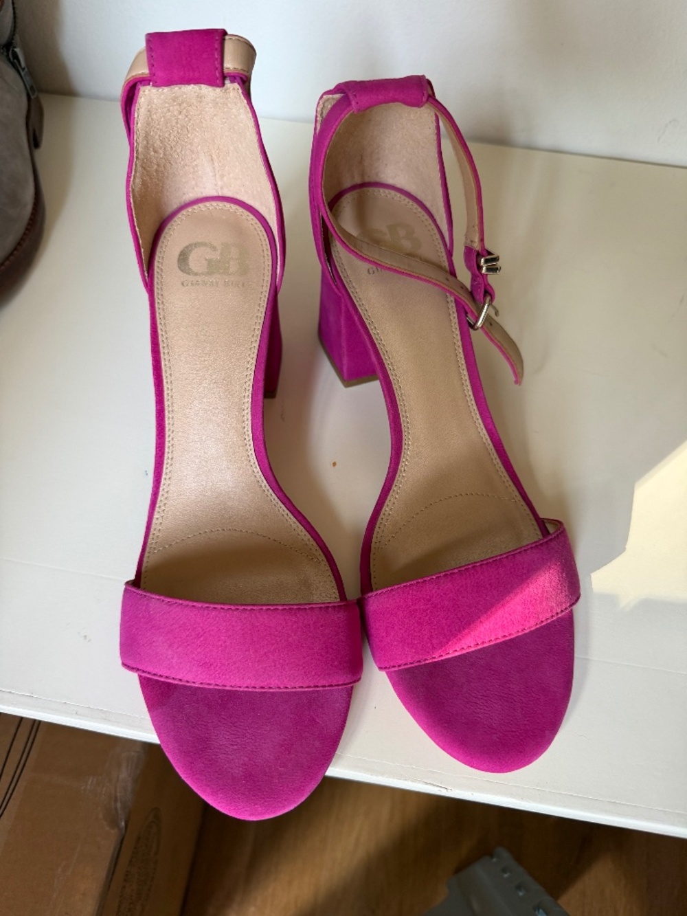Gianni Bini size 8 hot pink heels